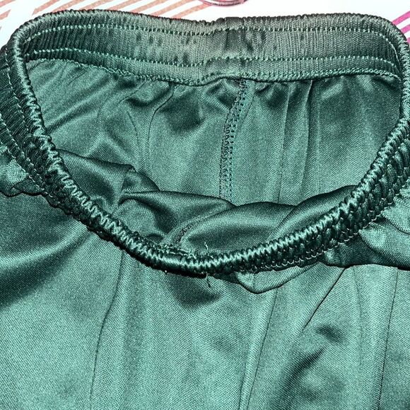 Generic Portugal Crest Green Soccer Team Portuguese Youth Kids Shorts Small/Med - Picture 4 of 4